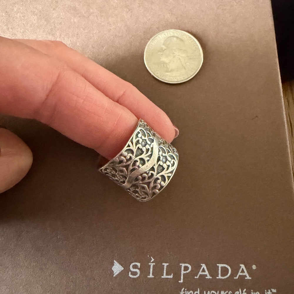 Silpada .925 Sterling Silver Filigree ring
Size 8